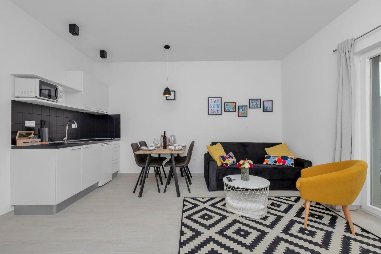 Apartments Morpheus Макарска Екстериор снимка