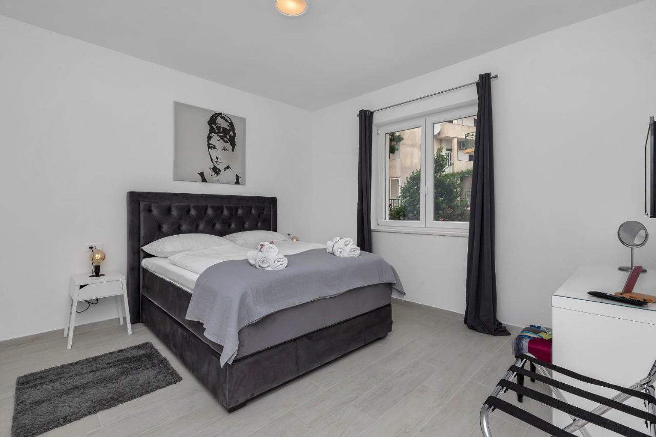 Apartments Morpheus Макарска Екстериор снимка