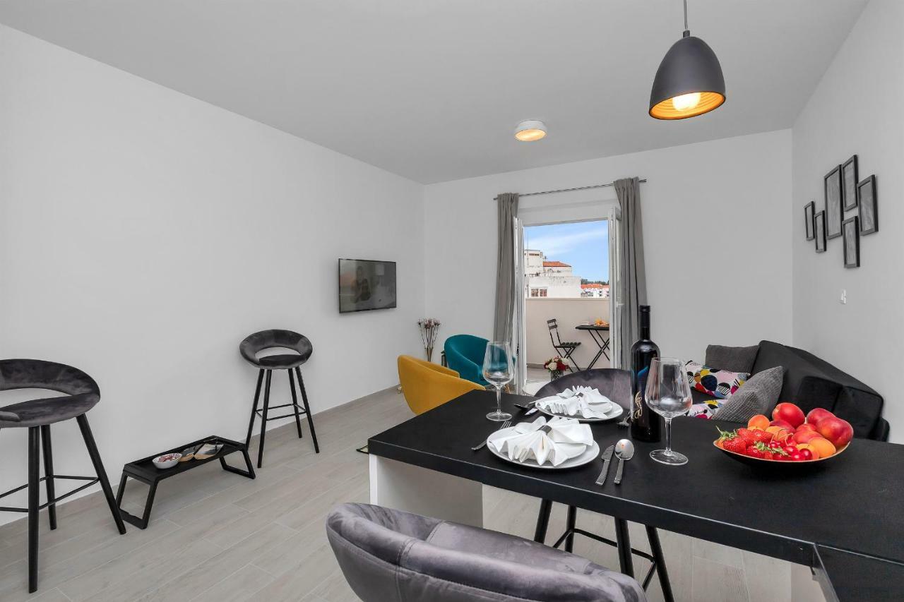 Apartments Morpheus Макарска Екстериор снимка