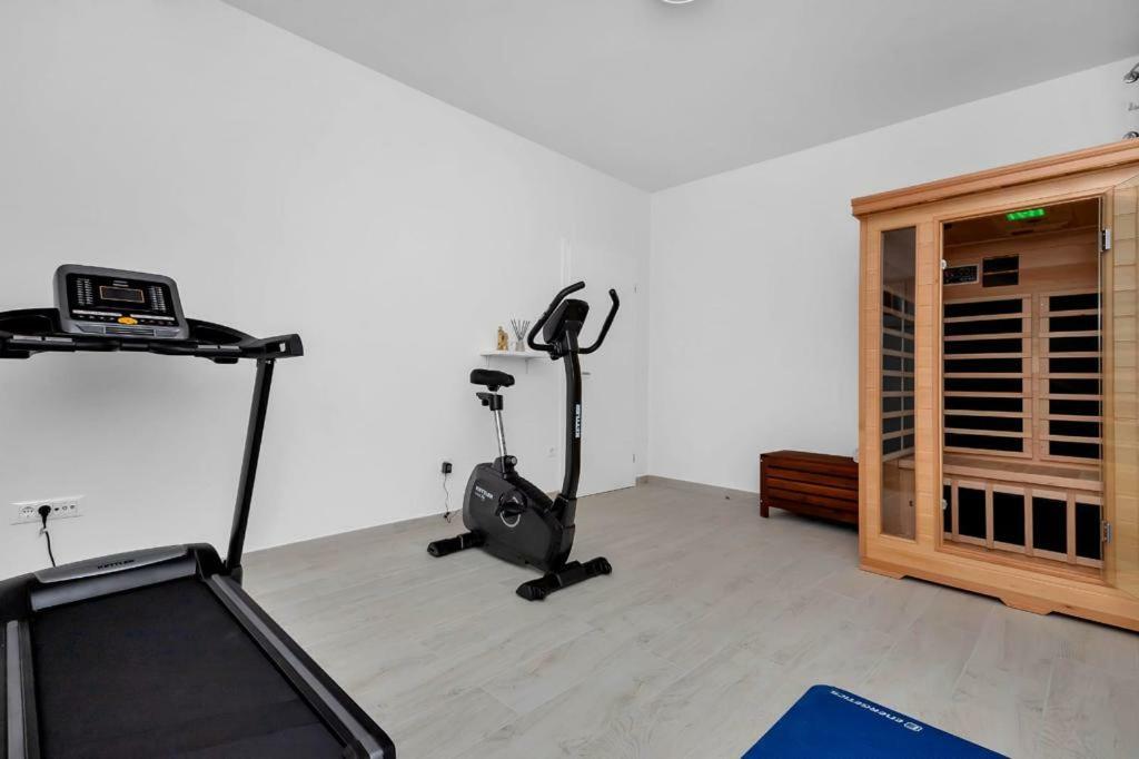 Apartments Morpheus Макарска Екстериор снимка