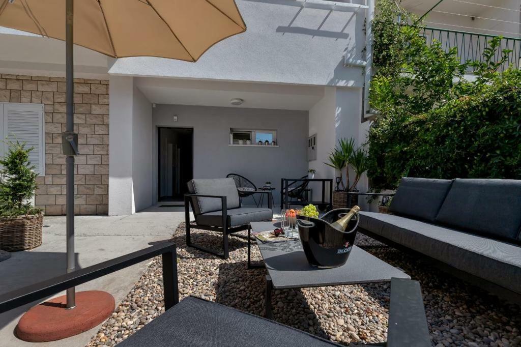 Apartments Morpheus Макарска Екстериор снимка